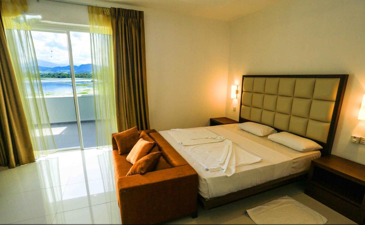 Hotel Lavendish Wild Safari à Wasgamuwa Extérieur photo